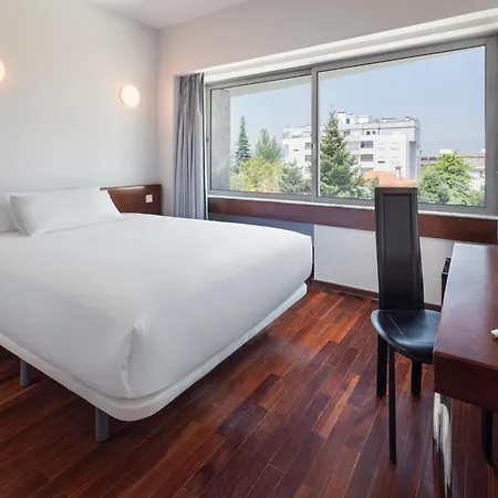 E Hotel