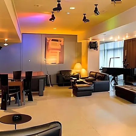 Hotell E