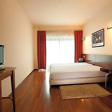 Hotell E 4*