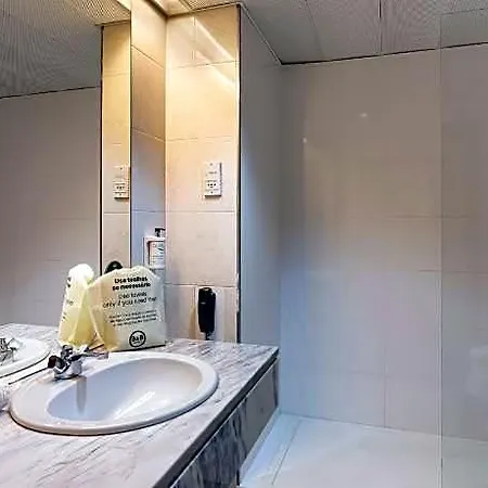 Hotell E