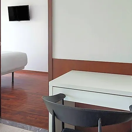 E Hotell 4*